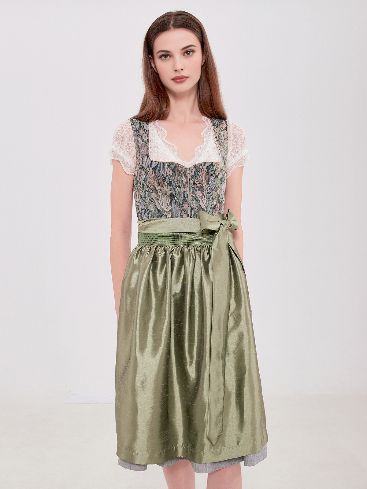Ehreer Dirndl Grun – Tradition mit modernem Flair