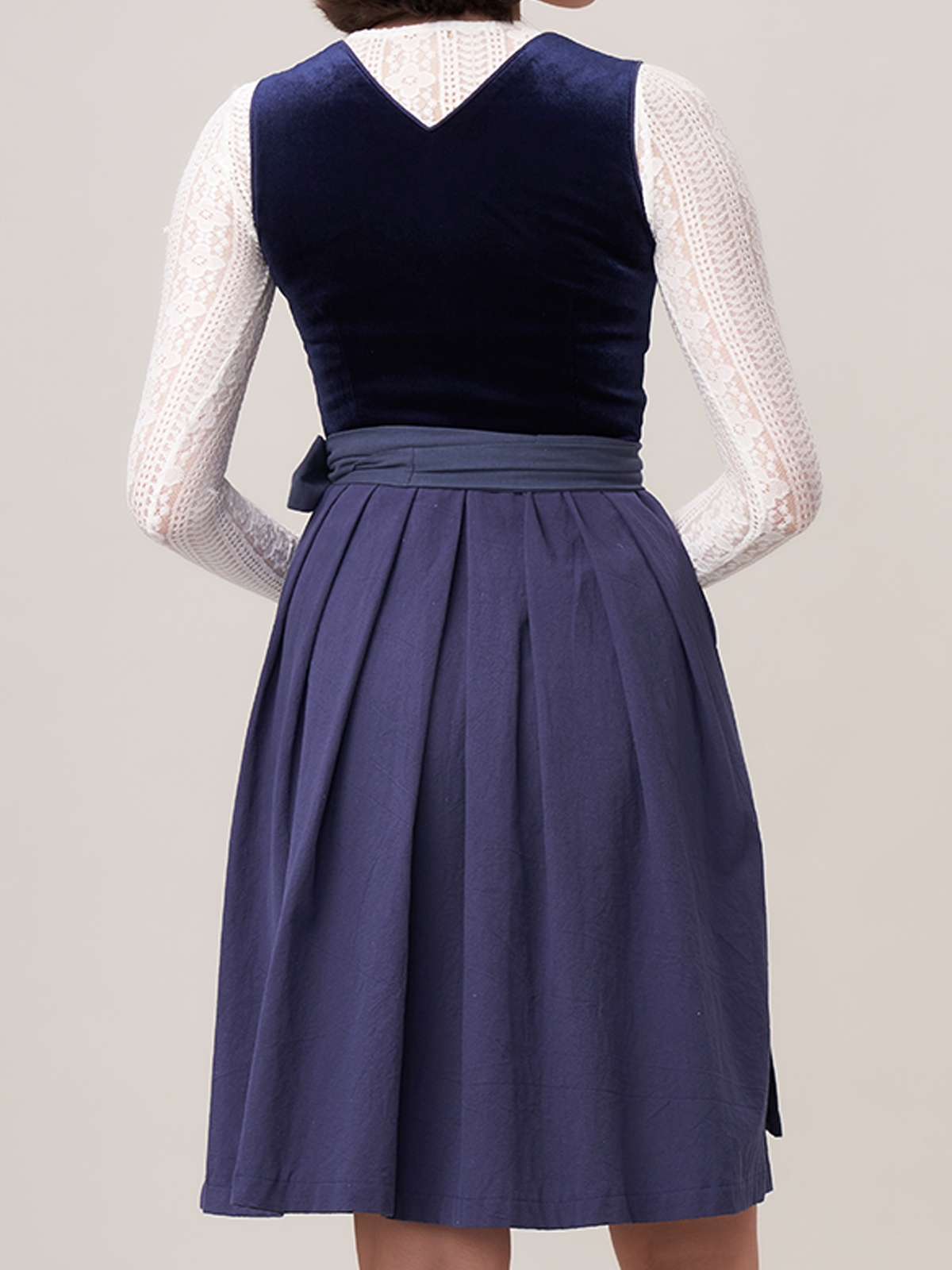Dirndlbluse langarm V-Ausschnitt in Blau
