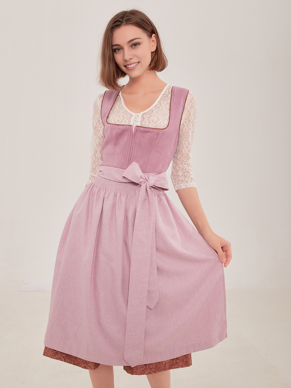 Dirndl in Lila – zeitlose Eleganz mit modernem Twist
