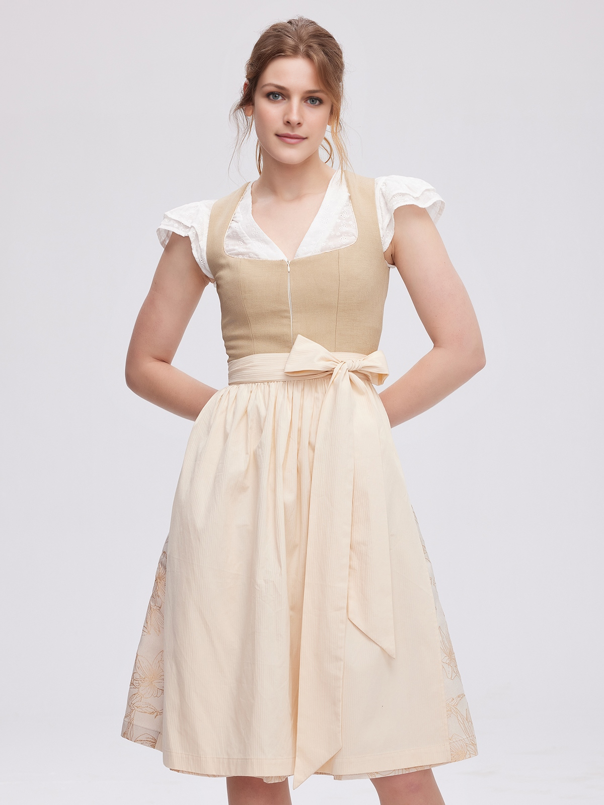 Dirndlbluse kurzarm Spitze in Braun