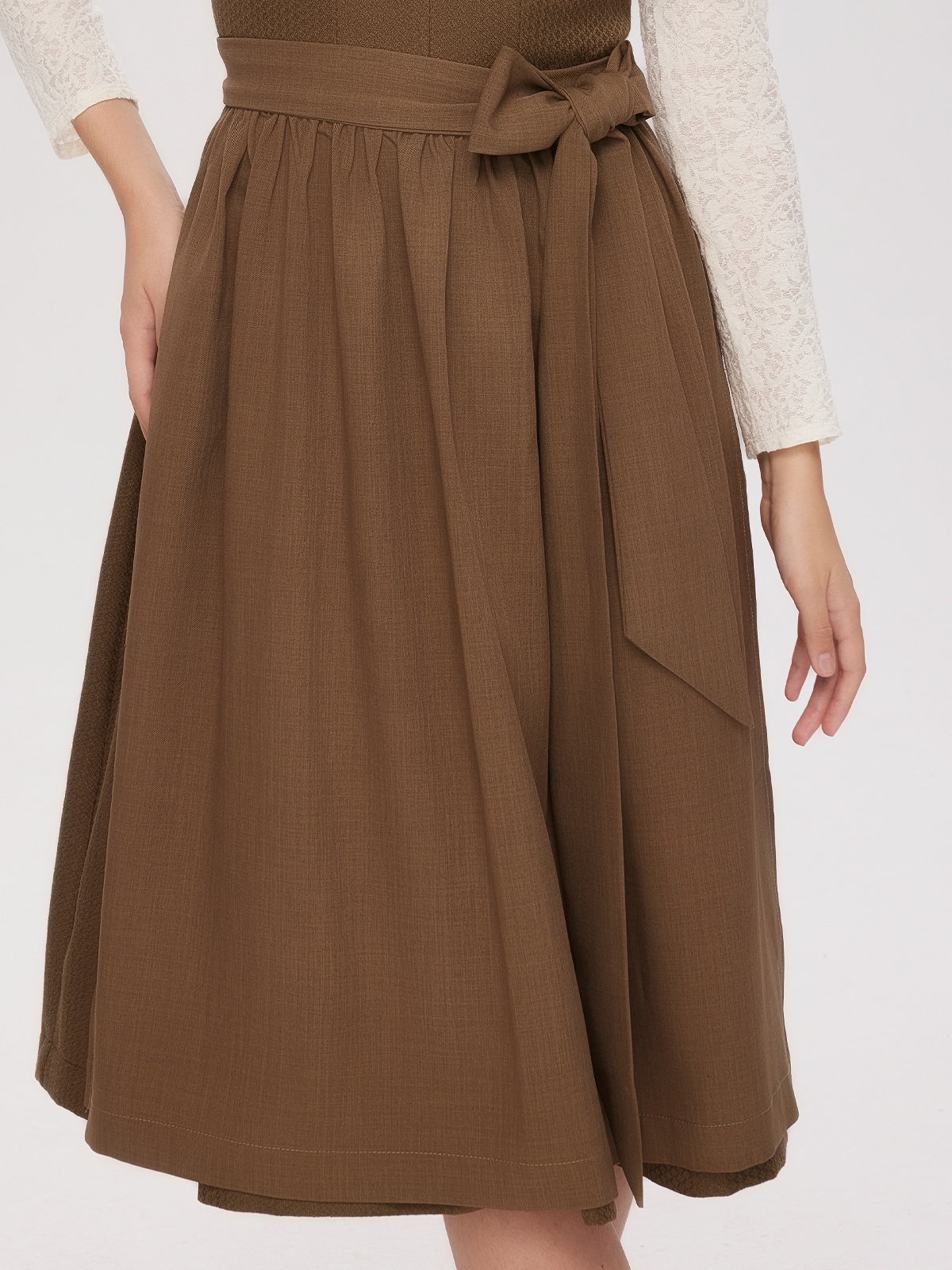 Modernes Dirndl in Grün