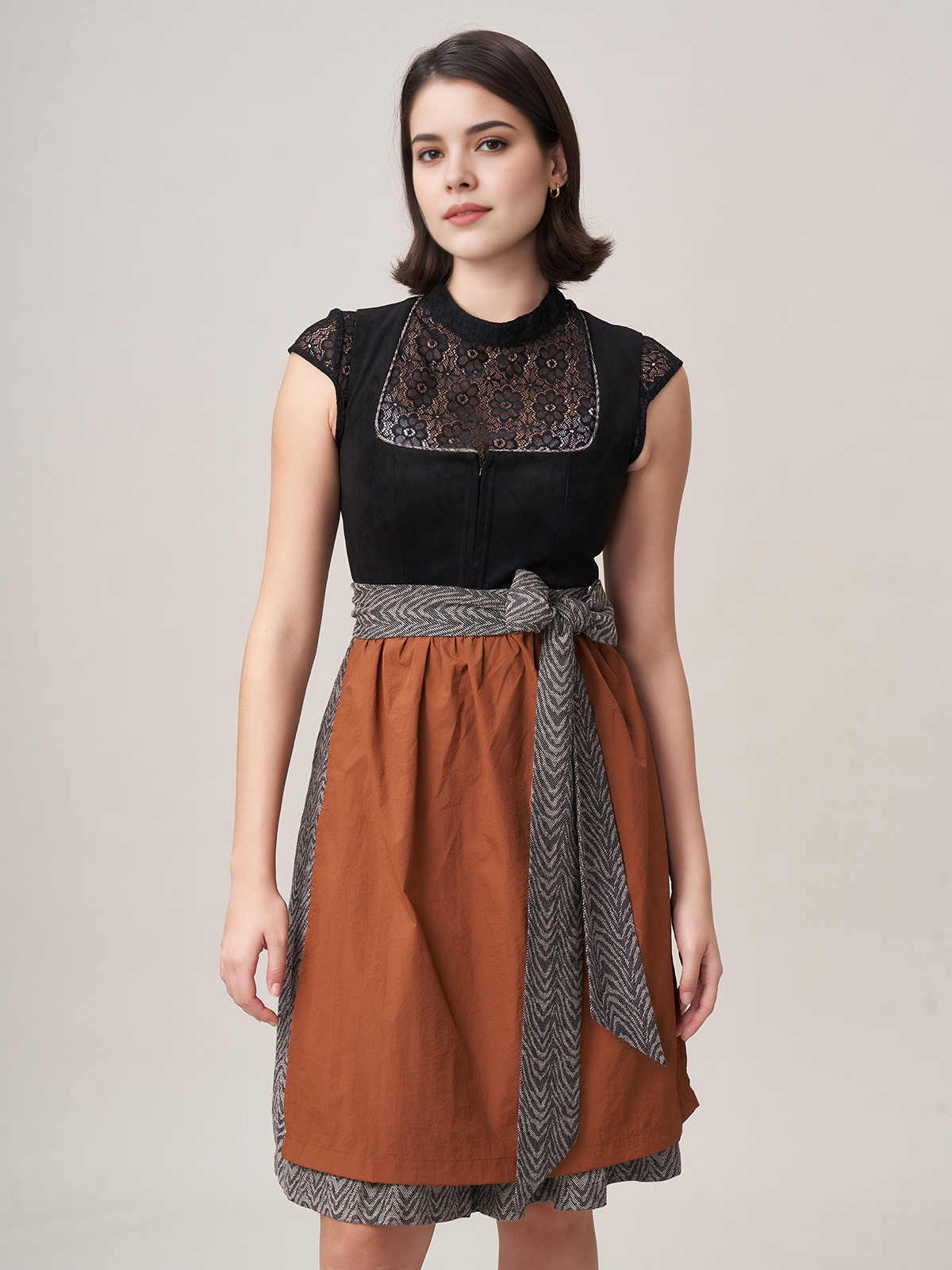 Dirndl in Schwarz – zeitlos und elegant