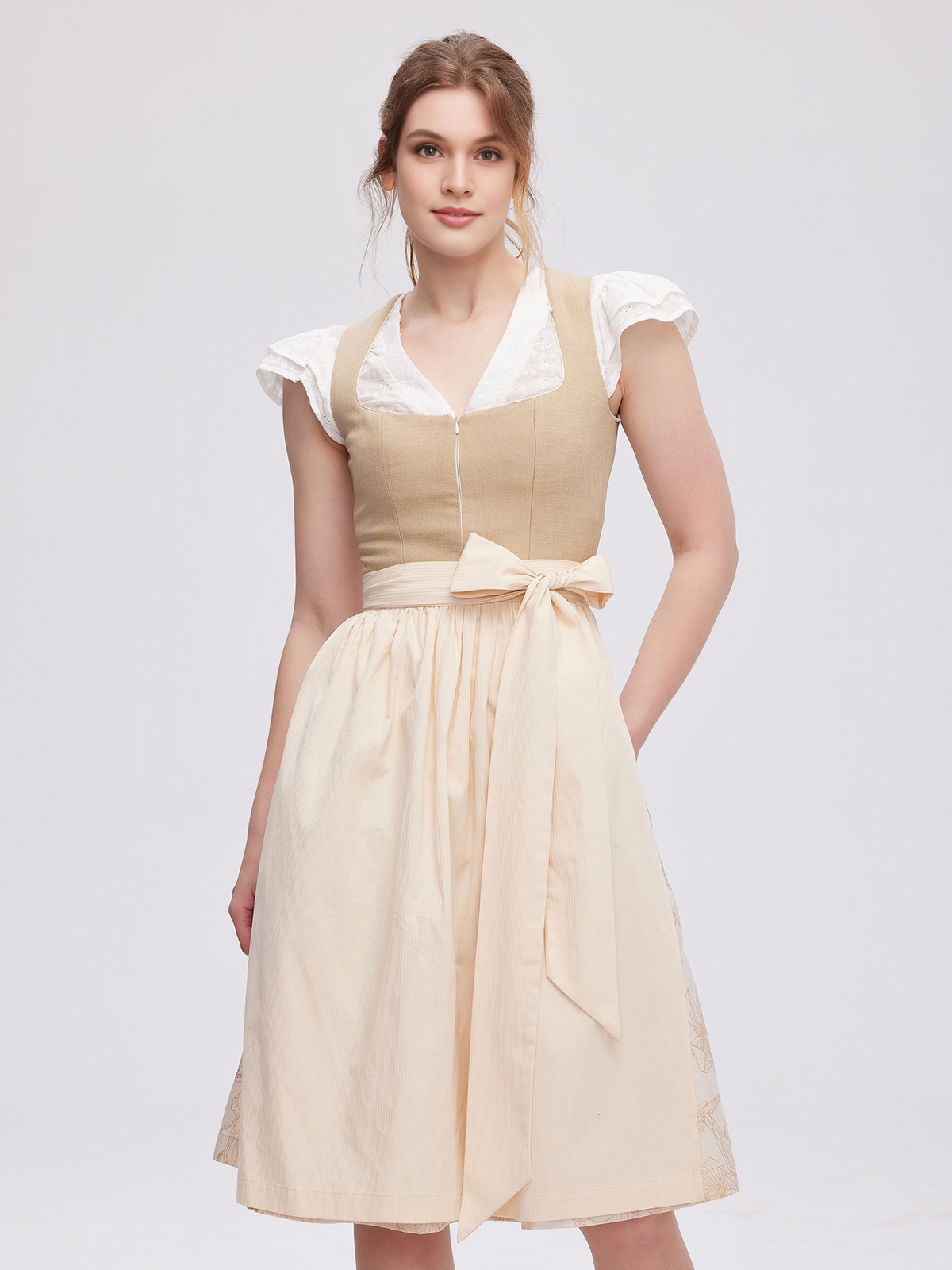 Langärmelige Dirndlbluse in Braun