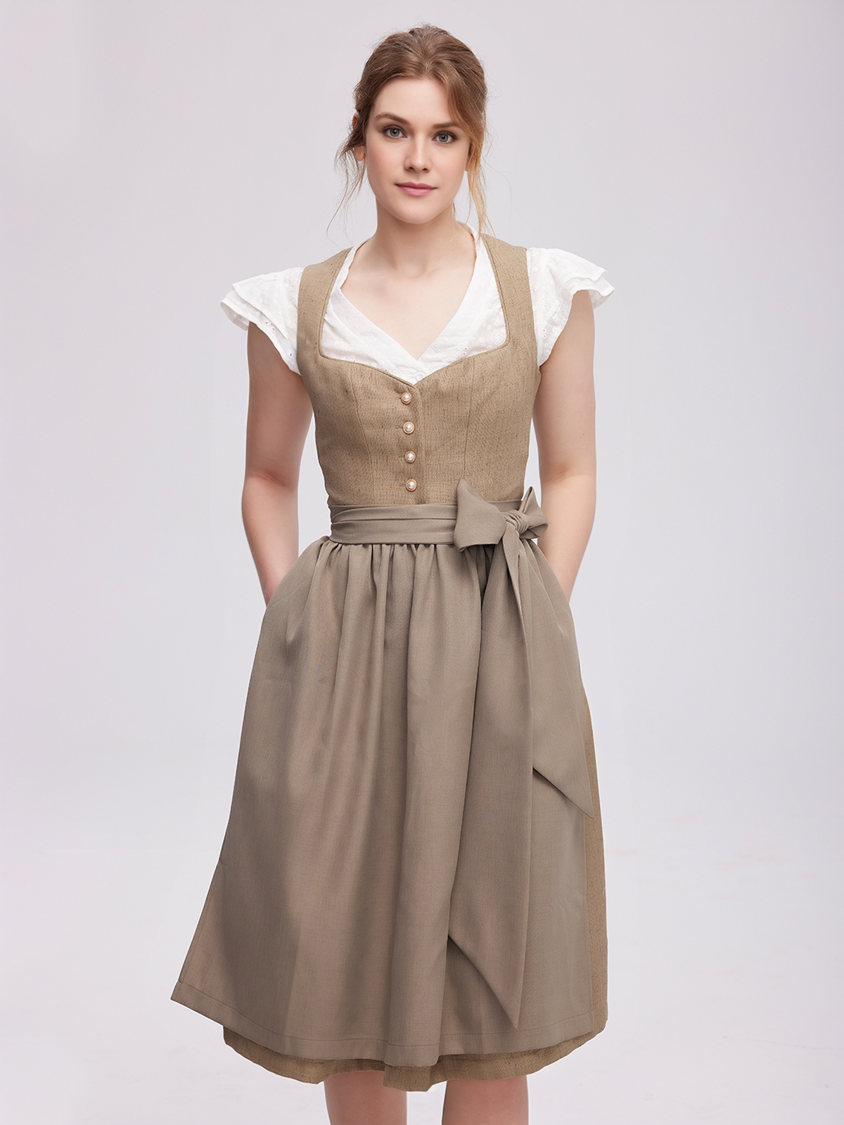 Modernes Dirndl in Grün