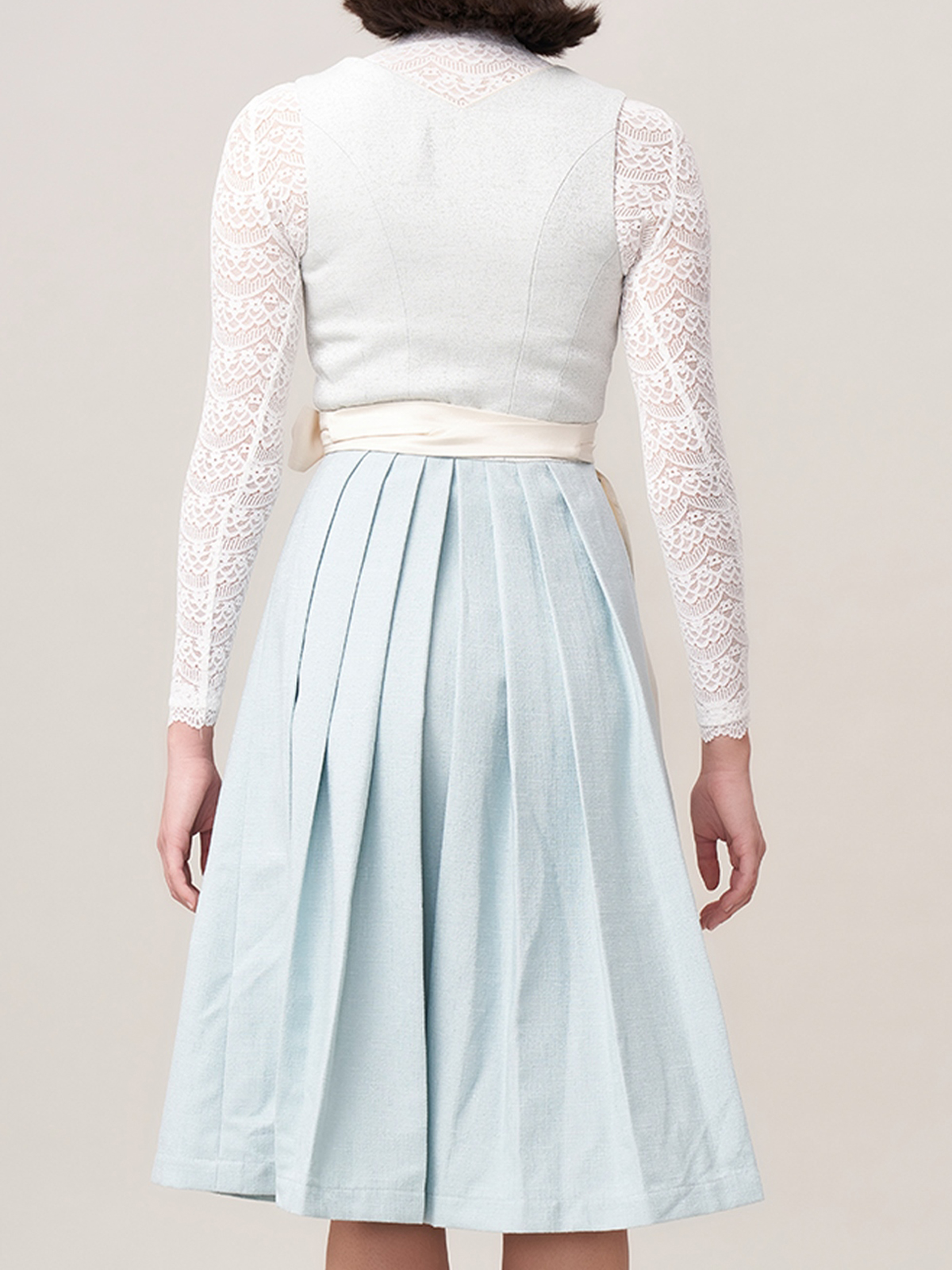 Dirndl mit Herzausschnitt in Blau