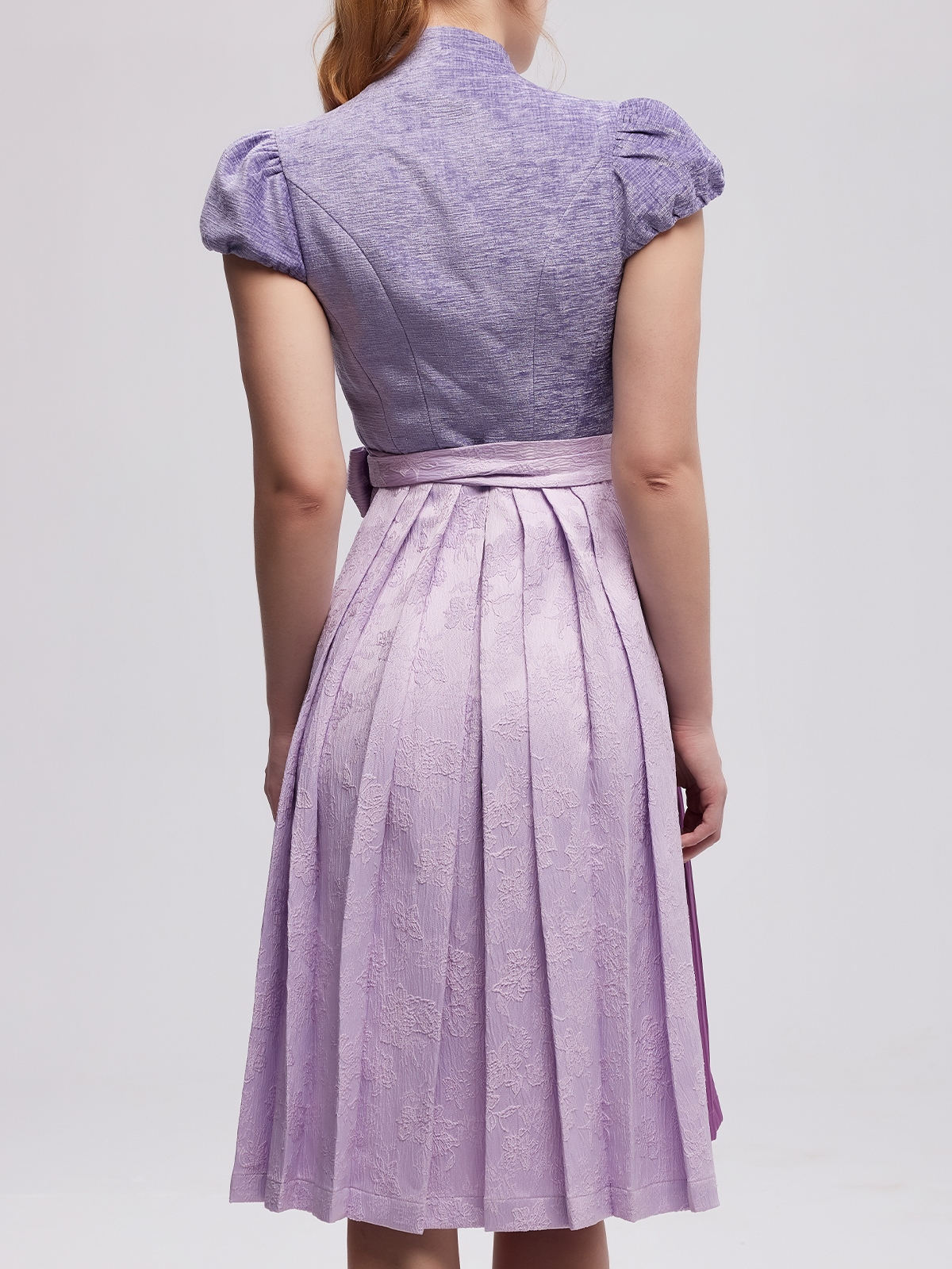 Dirndl in Grau und Blau