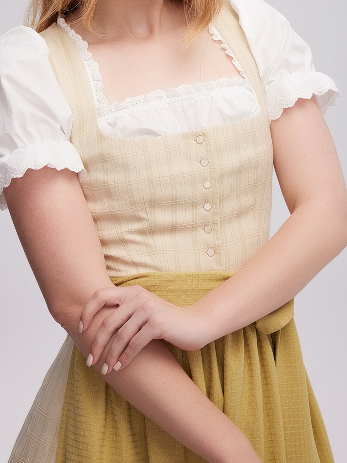 Moderne Dirndl Blus in Grün