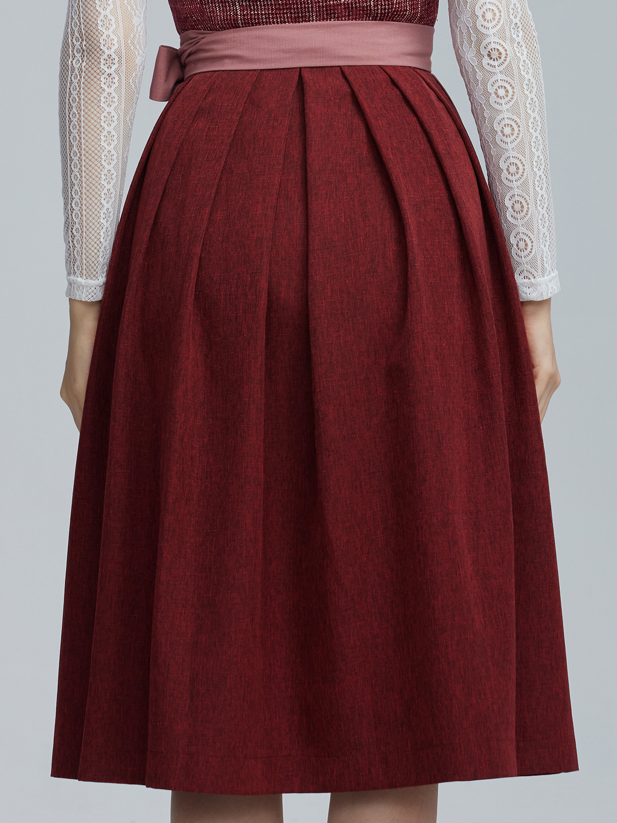 Blaues Dirndl Samt in Rot