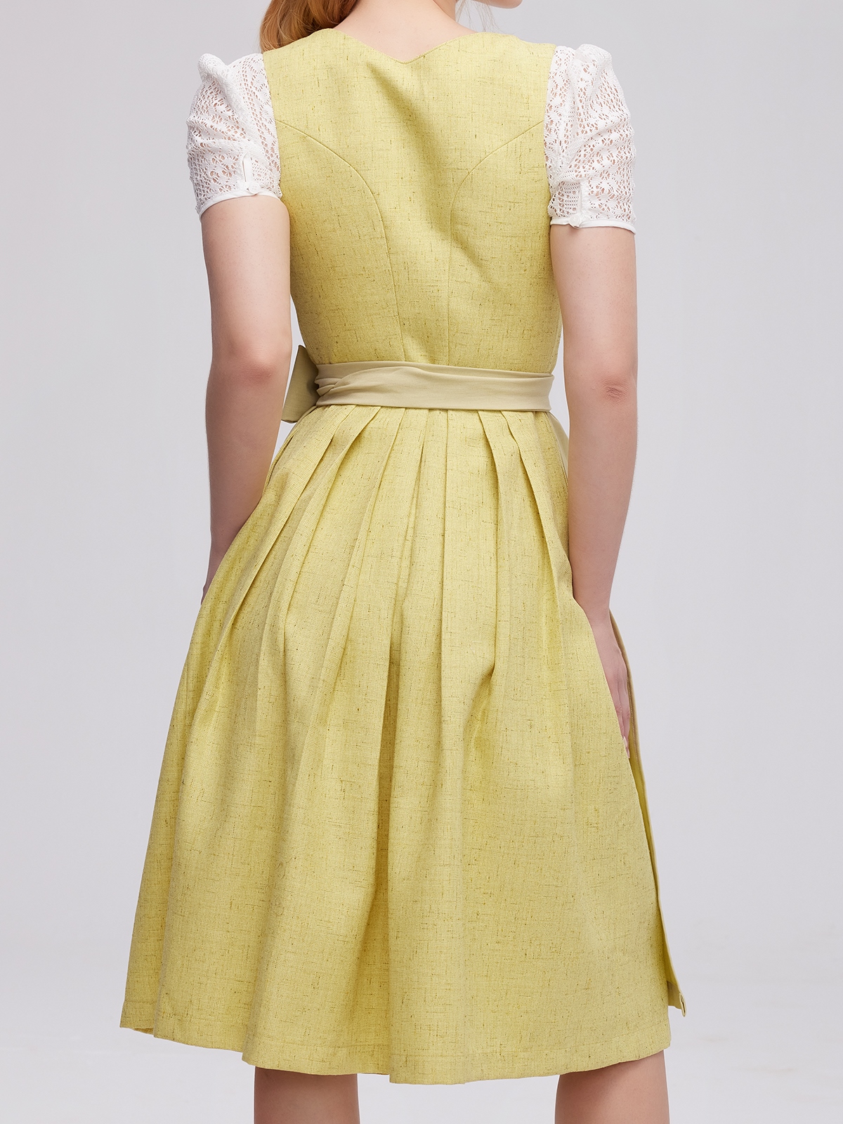 Dirndl Violett mit gelben Akzenten