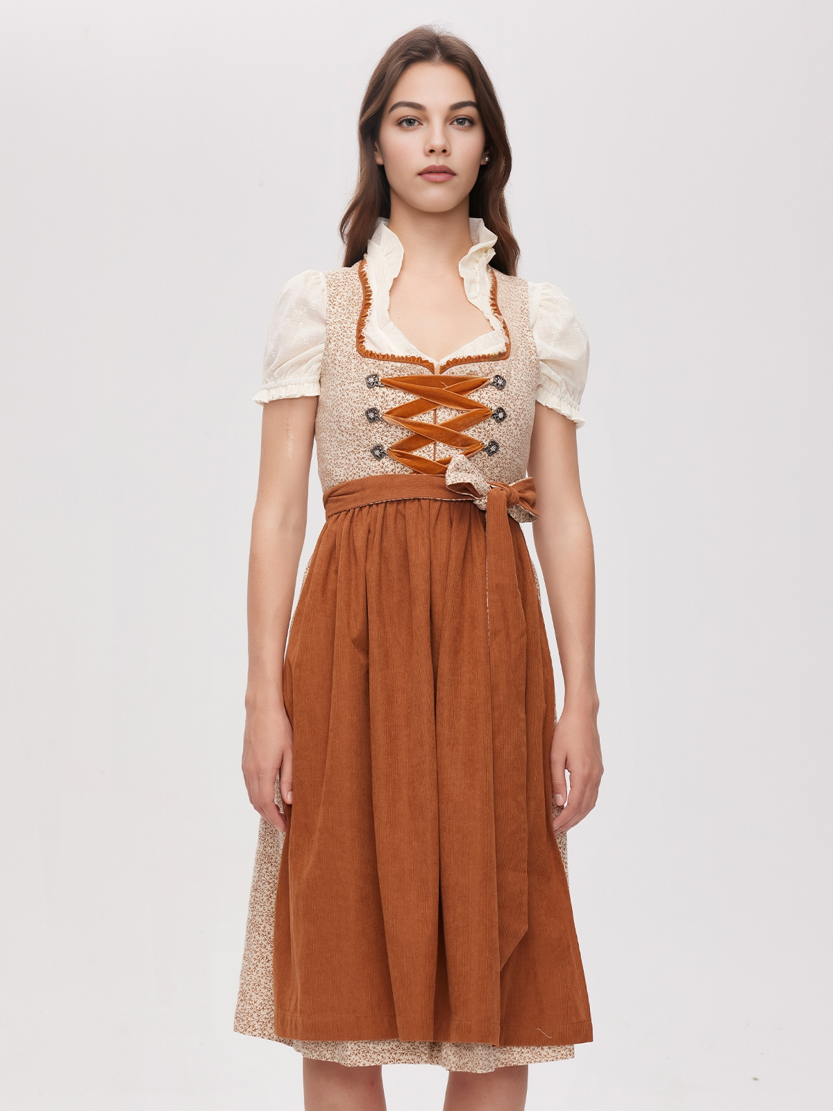 Modernes braunes Dirndl mit floralen Details