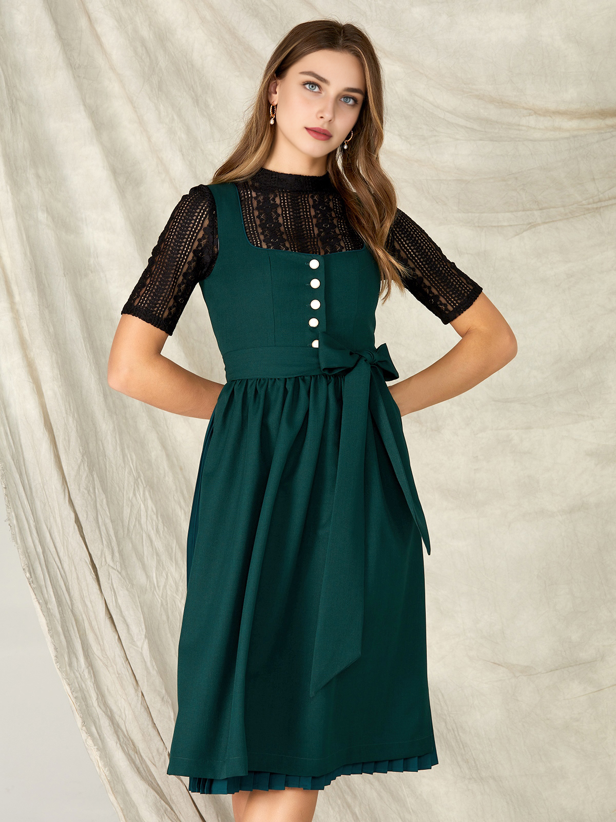 Dirndl aus Samt in Grün – zeitlose Eleganz