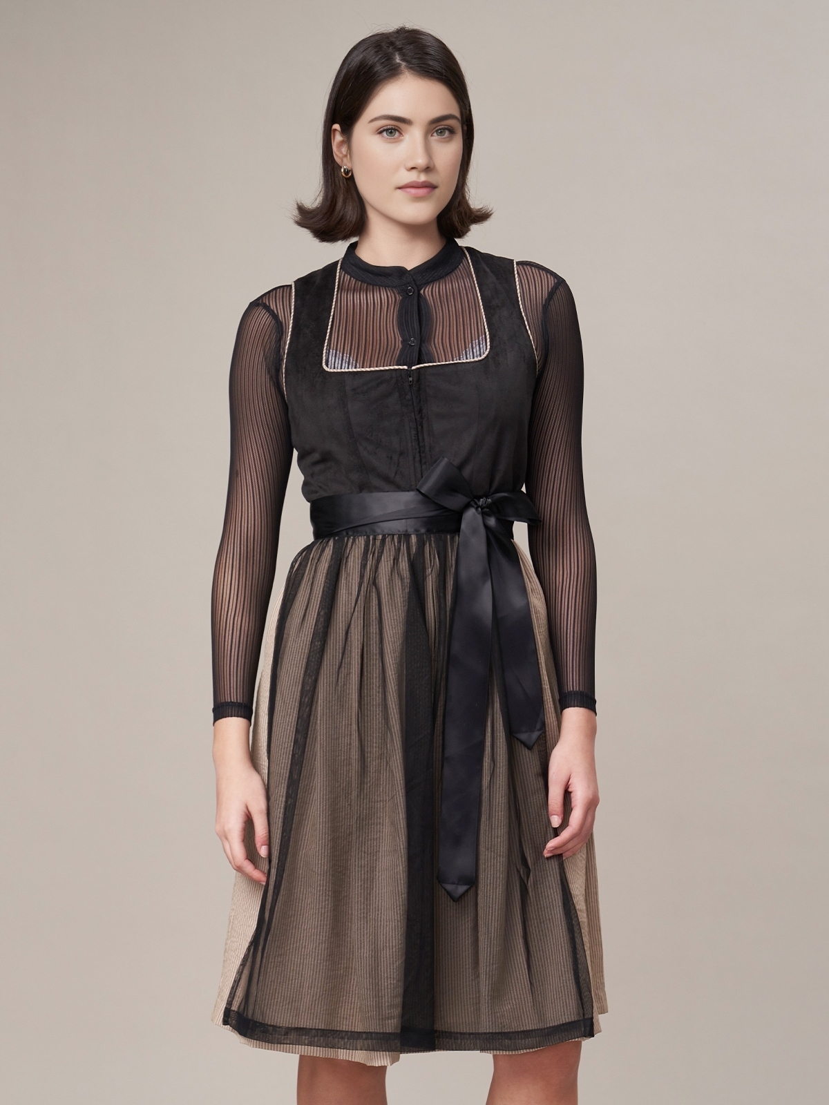 Samt Dirndl Blau – Tradition und Moderne vereint