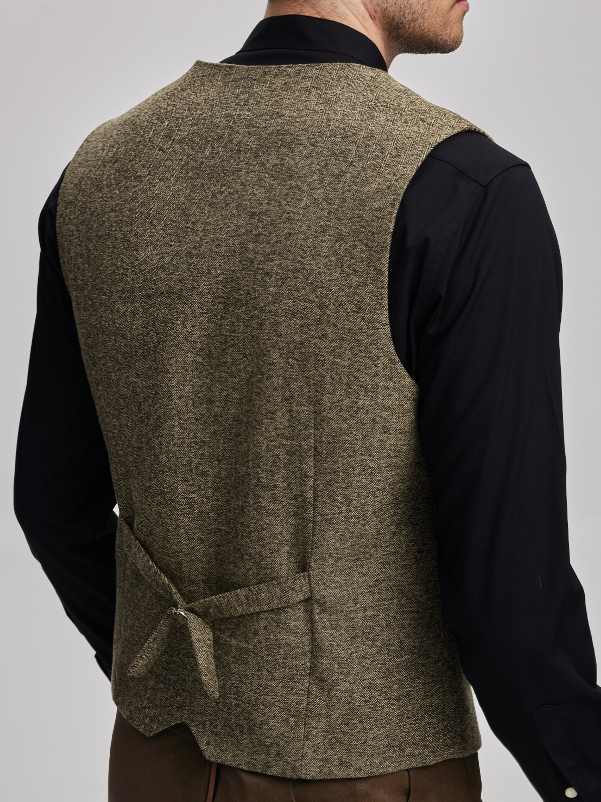 Modernes Dirndl in Grün und Rot