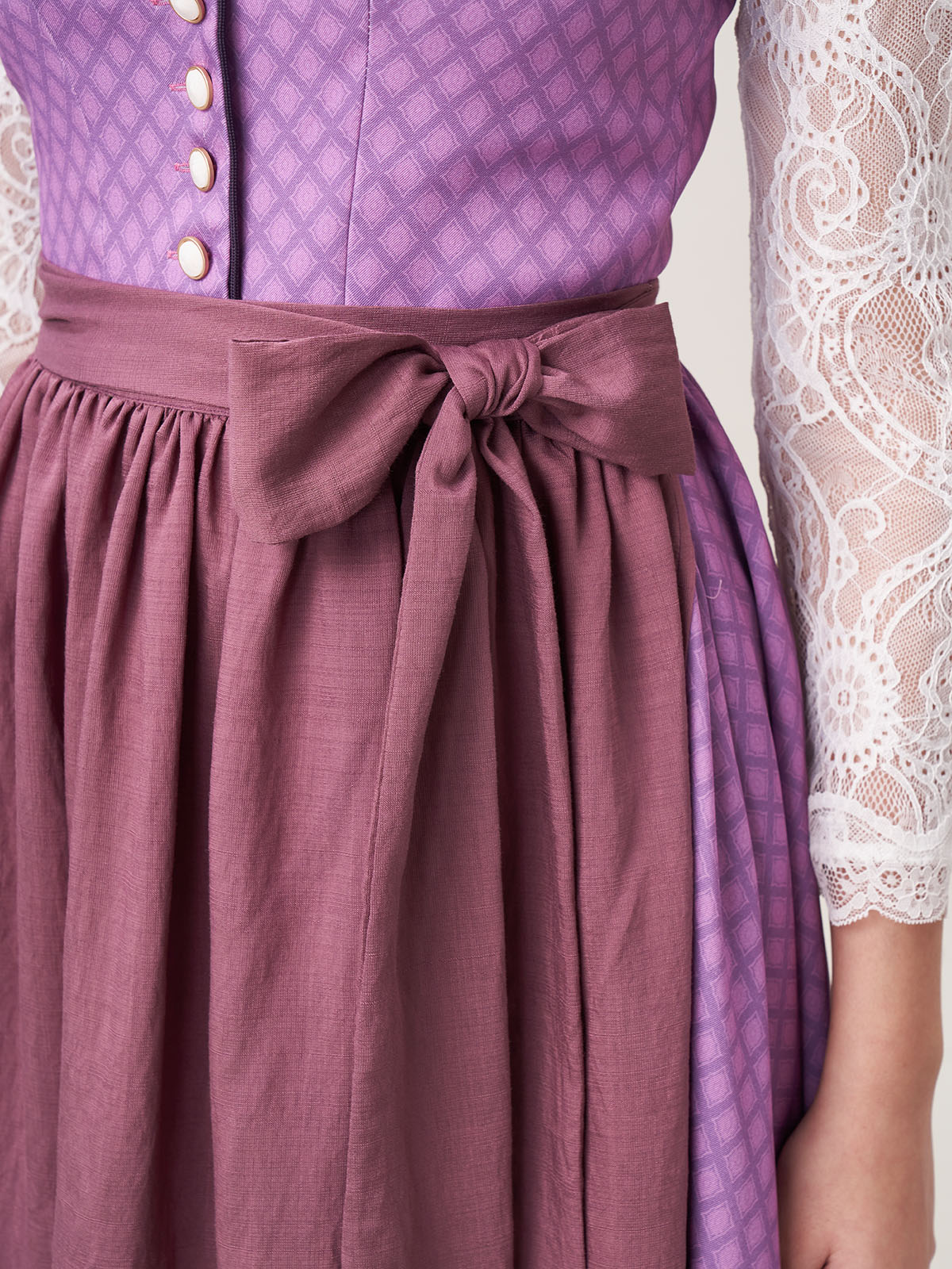 Ehreer Dirndl in Lila